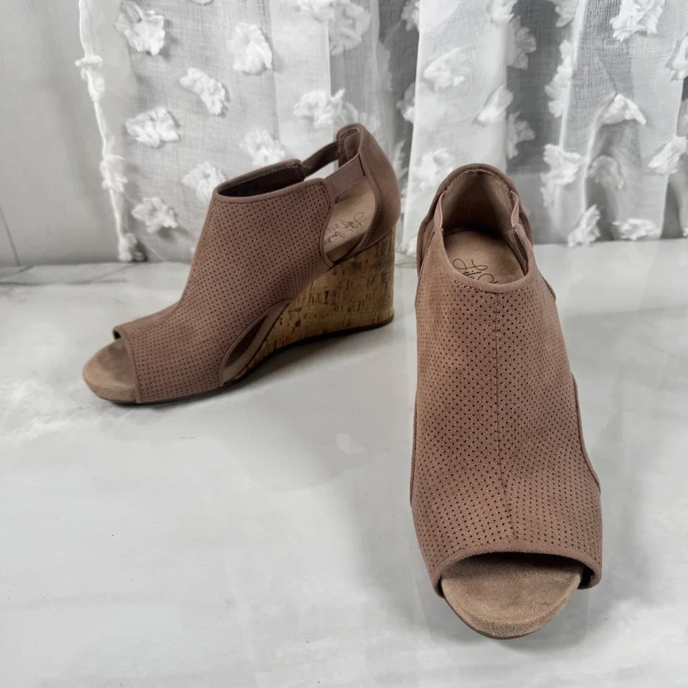 Life‎ Stride Taupe Hinx Perforated Wedge Sandals Cork Heel Cut Out Comfort 8.5 M